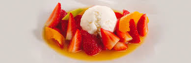 fresas con nata y naranja